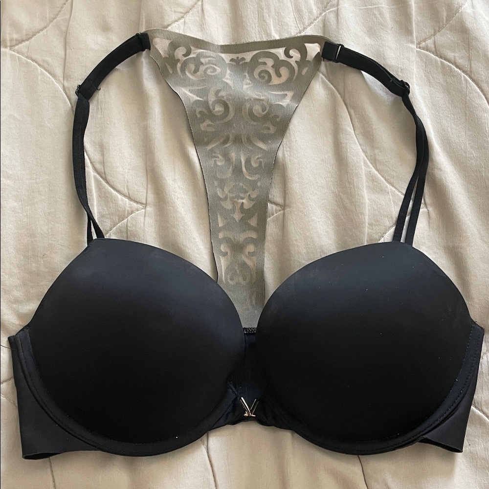 Victoria’s Secret Lightly Padded Raceback Plunge Lace Back Bra 32D Black